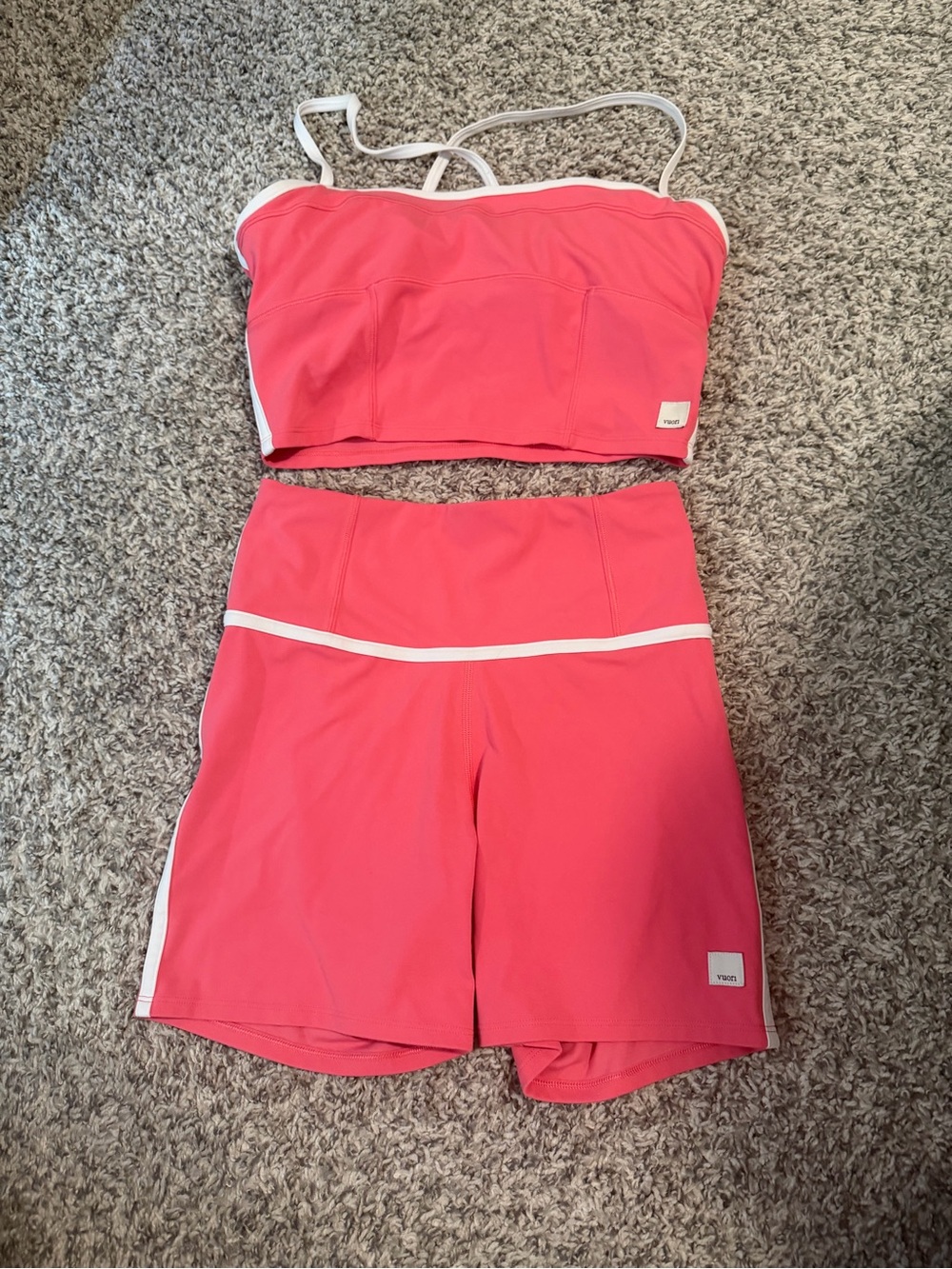 Vuori coral workout set